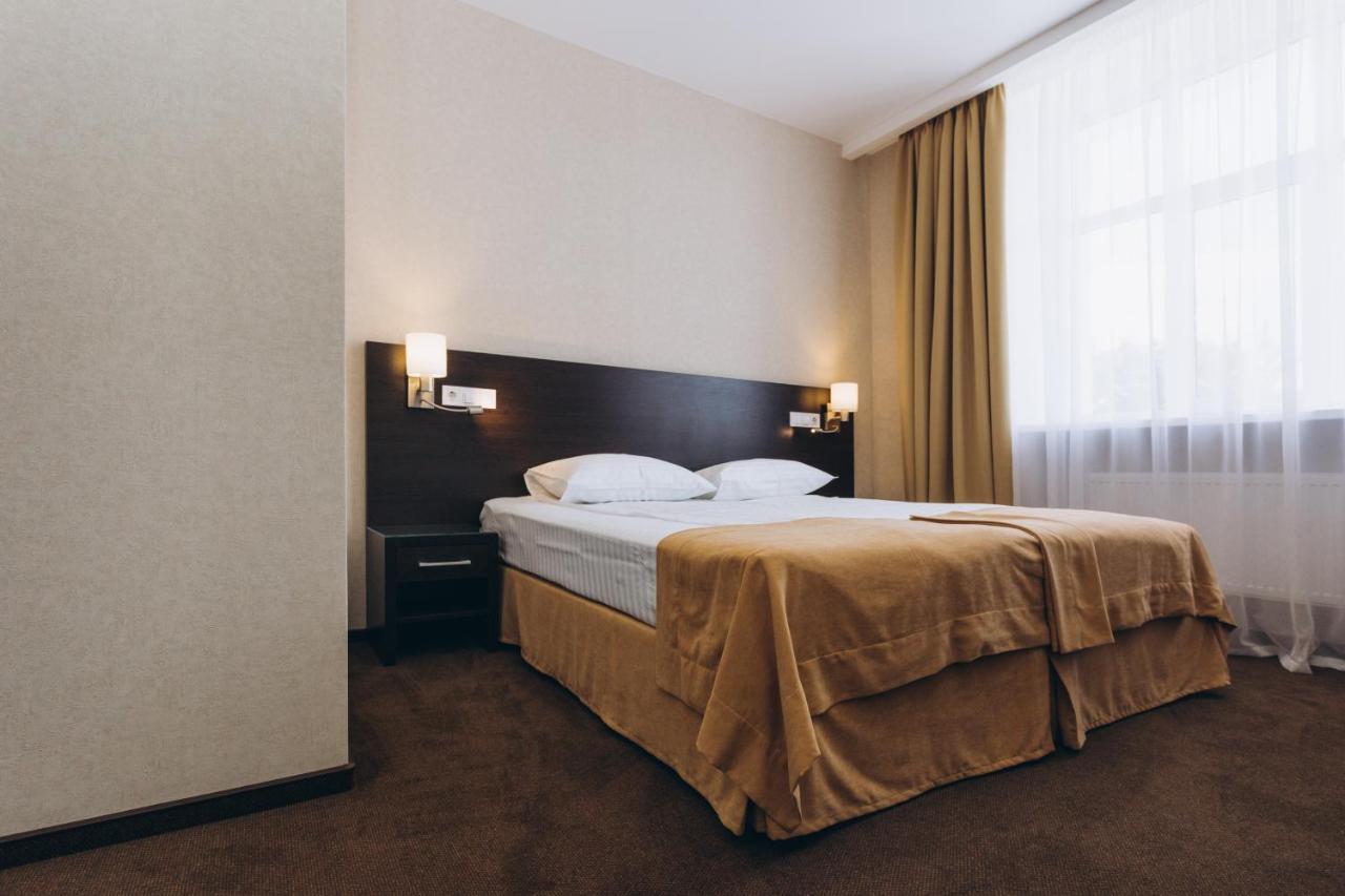Optima Sumy Hotell Exteriör bild