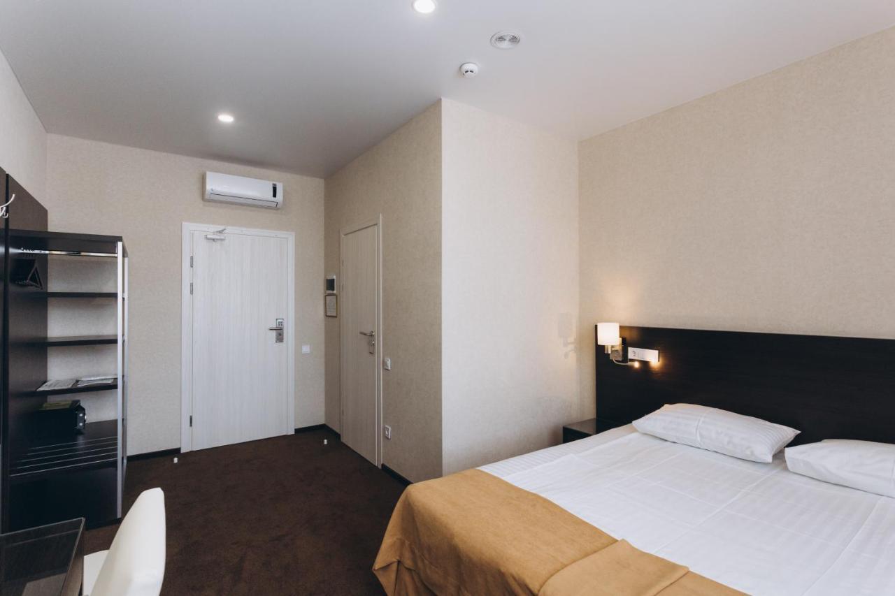 Optima Sumy Hotell Exteriör bild