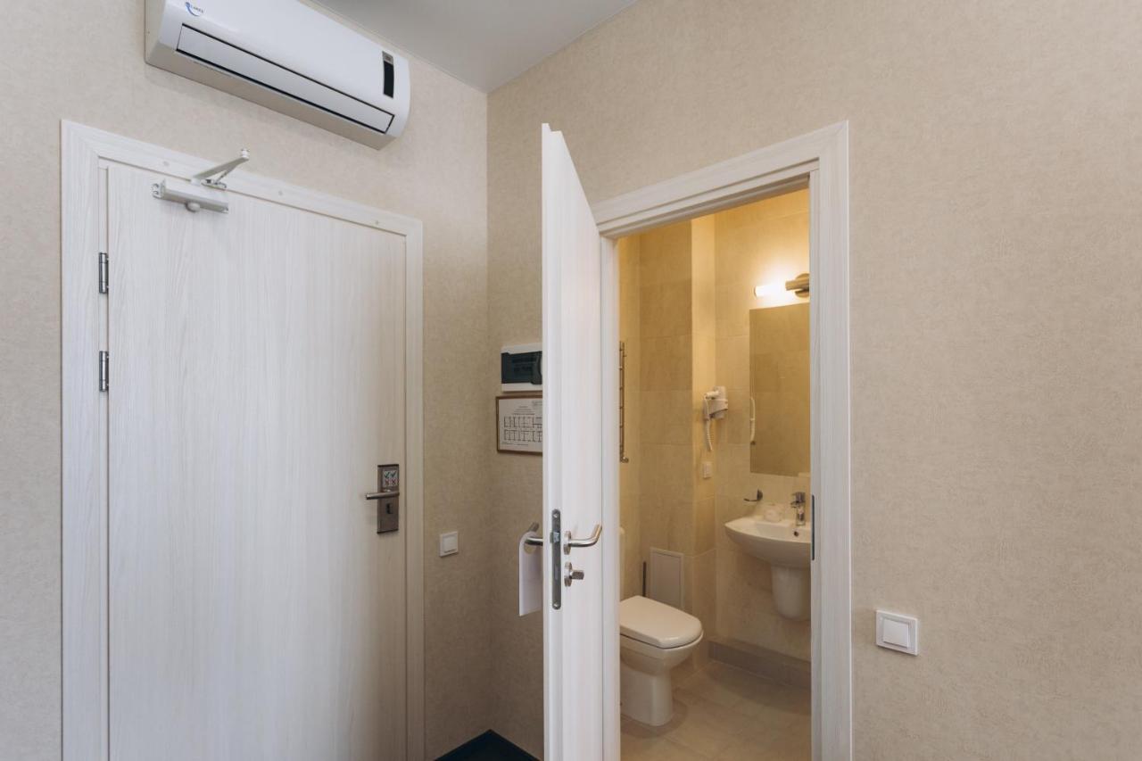 Optima Sumy Hotell Exteriör bild