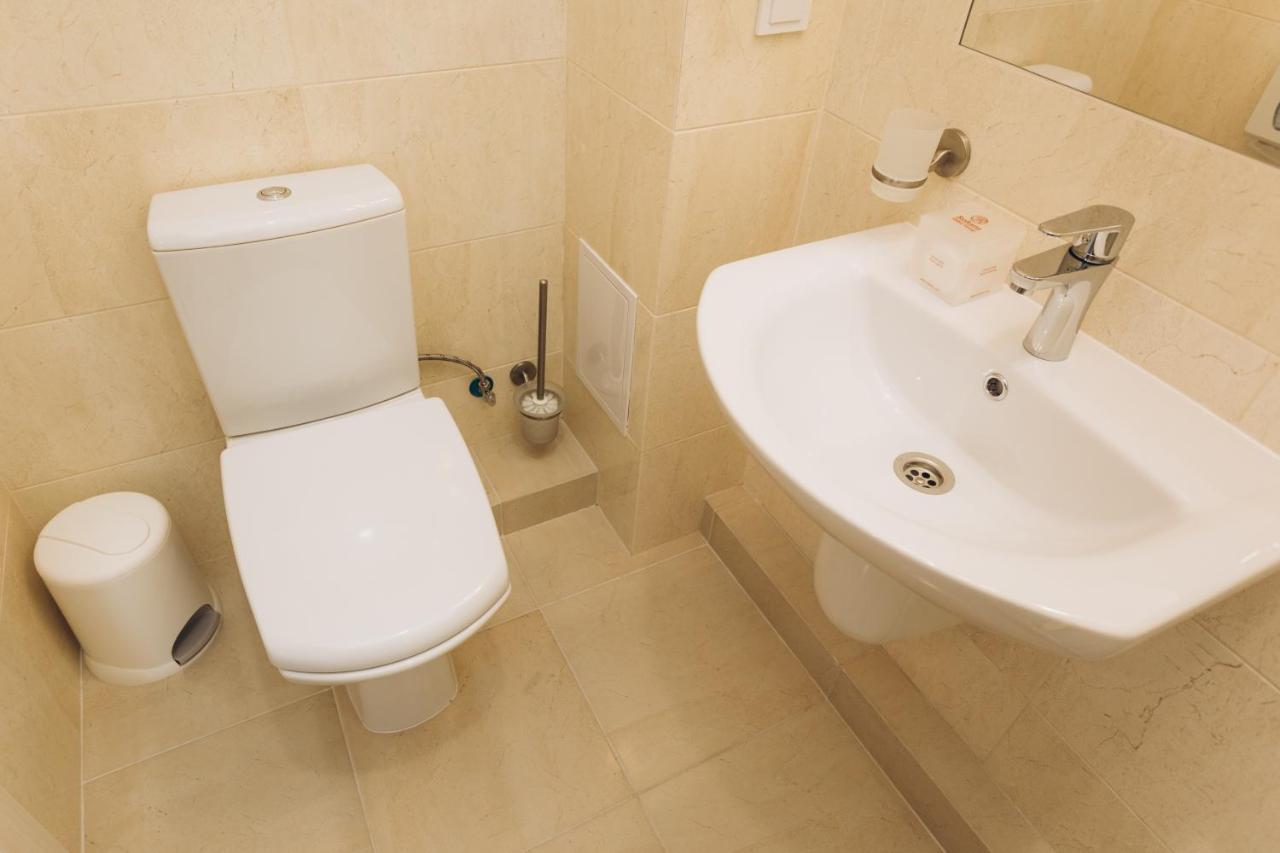 Optima Sumy Hotell Exteriör bild