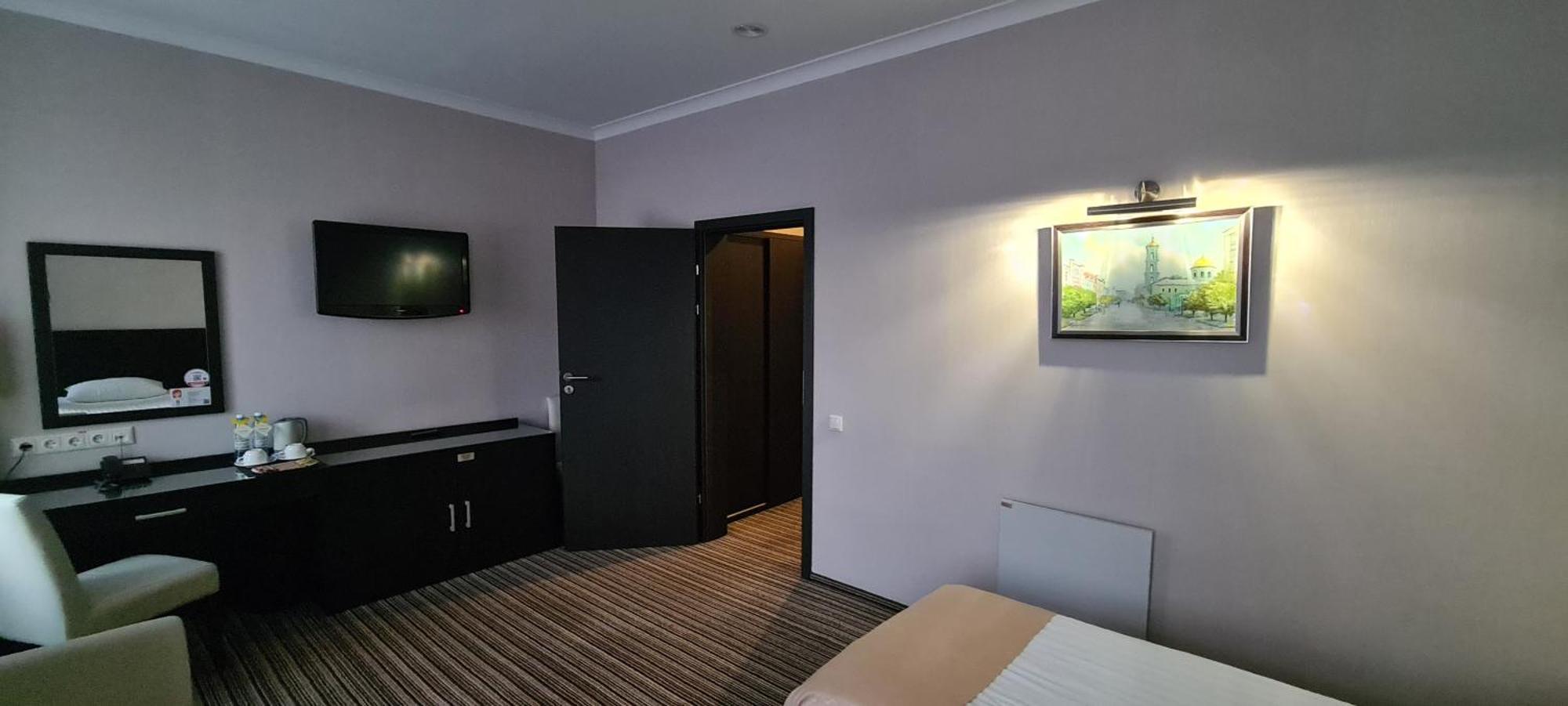 Optima Sumy Hotell Exteriör bild