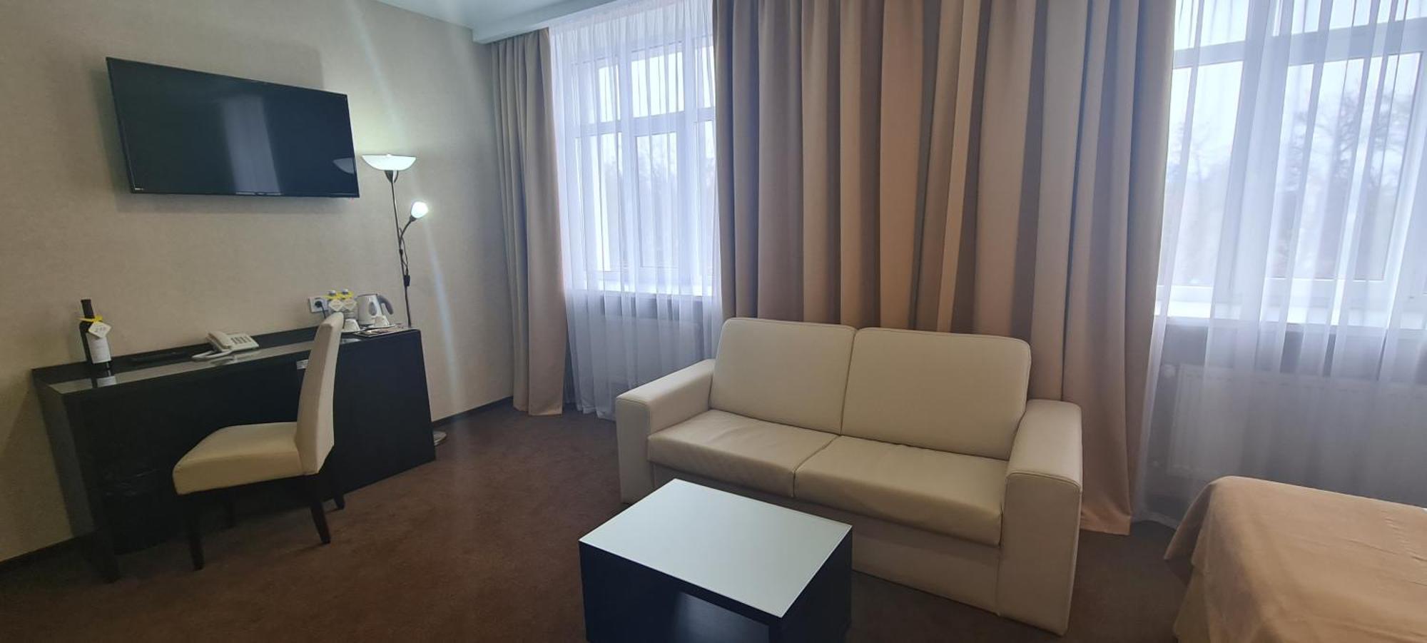 Optima Sumy Hotell Exteriör bild
