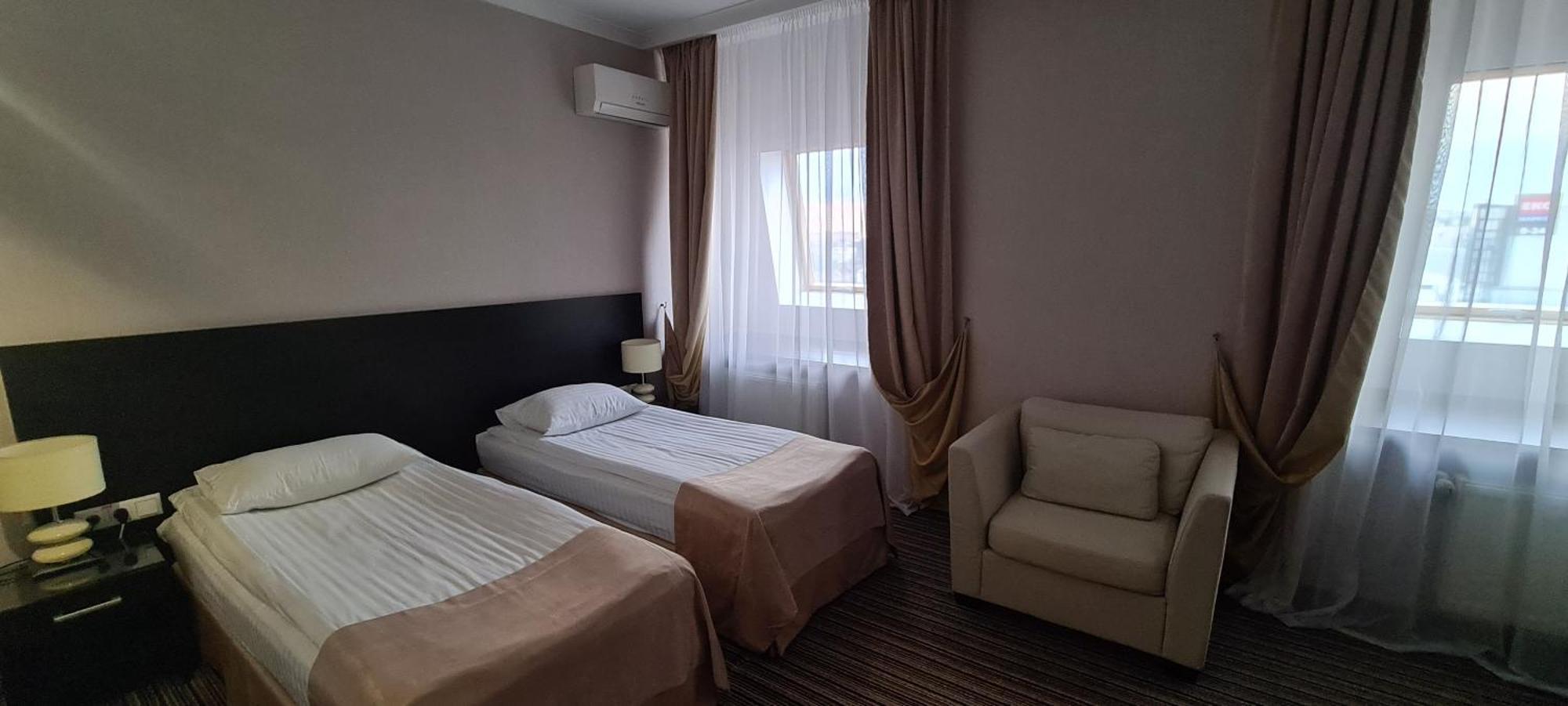 Optima Sumy Hotell Exteriör bild