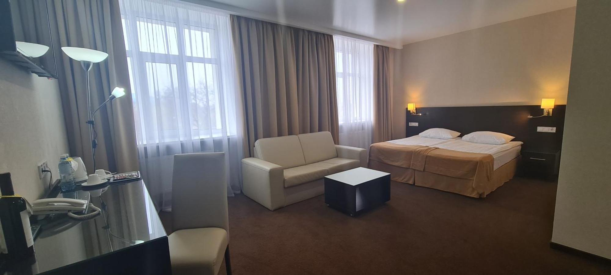 Optima Sumy Hotell Exteriör bild