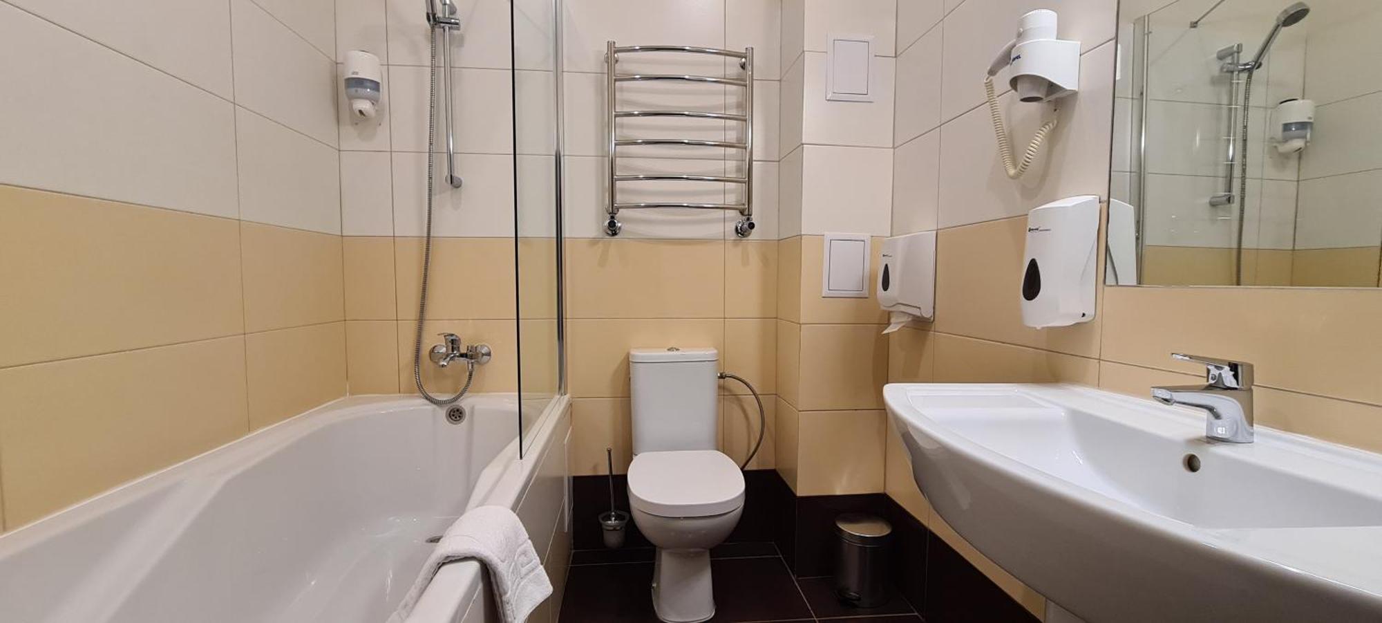 Optima Sumy Hotell Exteriör bild