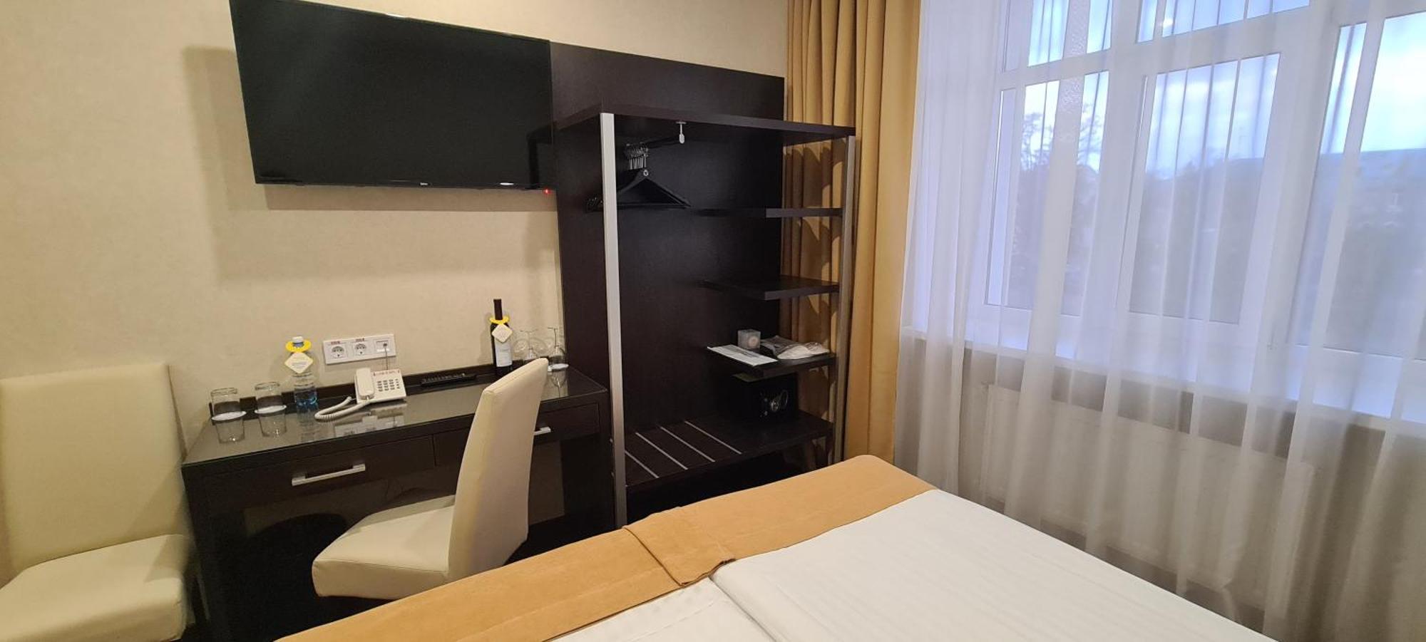 Optima Sumy Hotell Exteriör bild