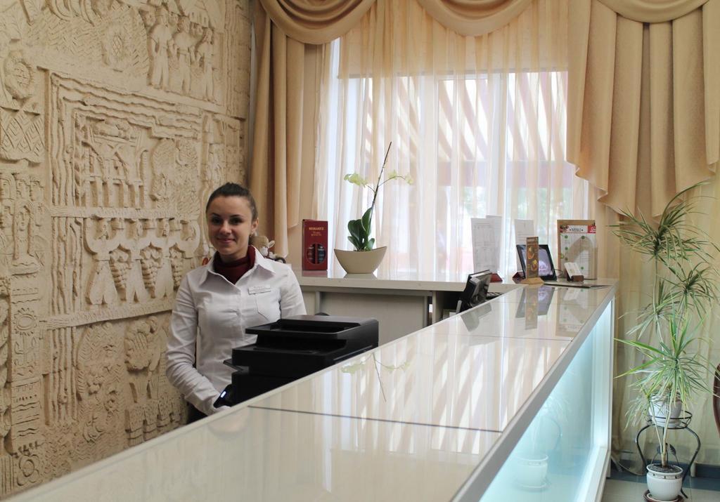 Optima Sumy Hotell Exteriör bild