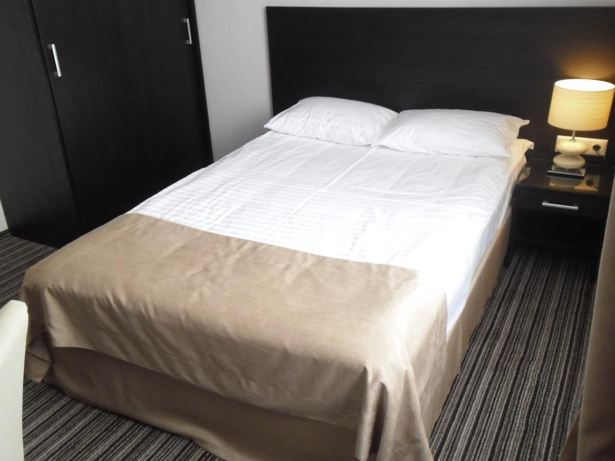 Optima Sumy Hotell Exteriör bild